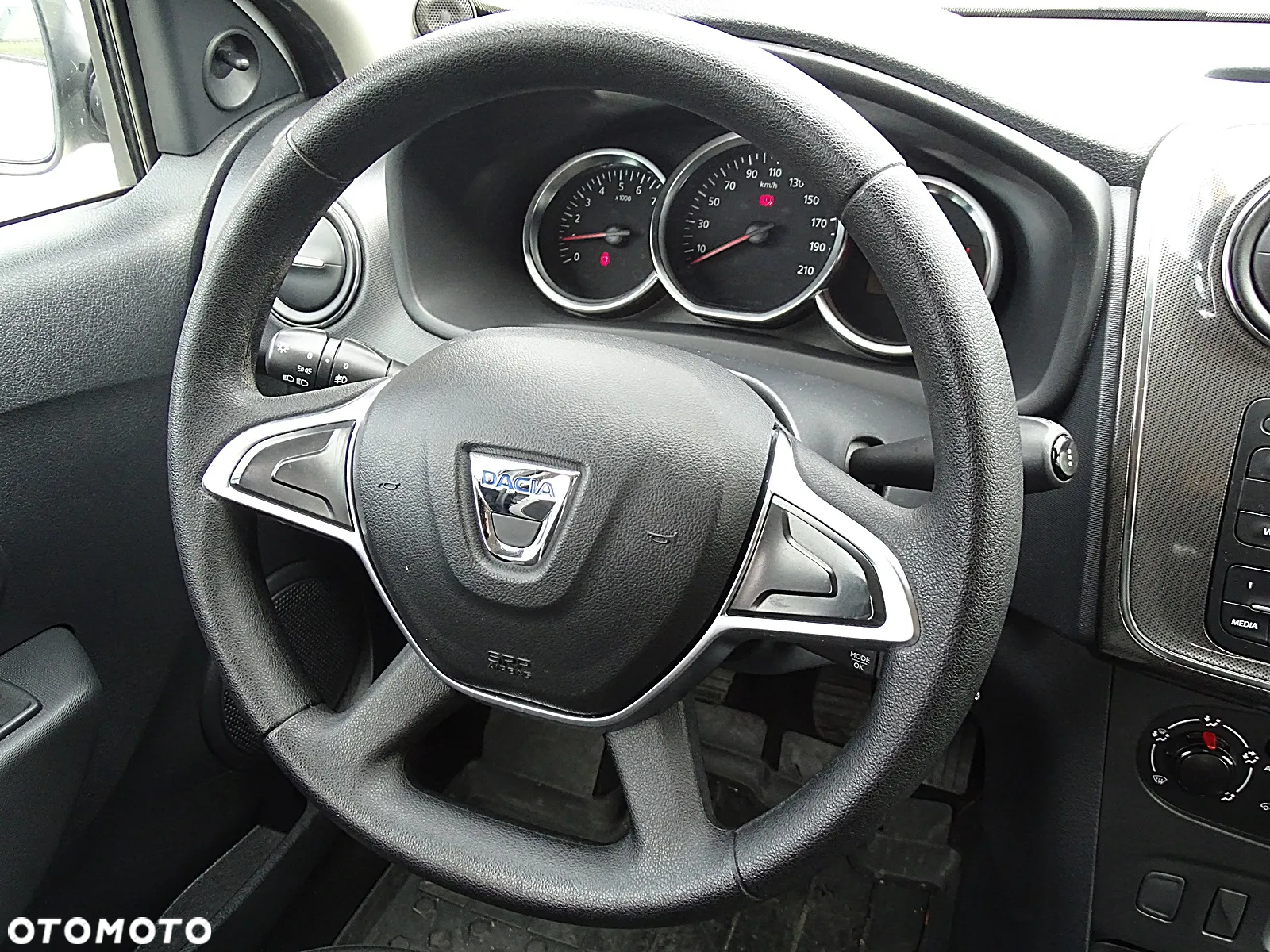 Dacia Sandero Stepway SCe 75 Essential - 27