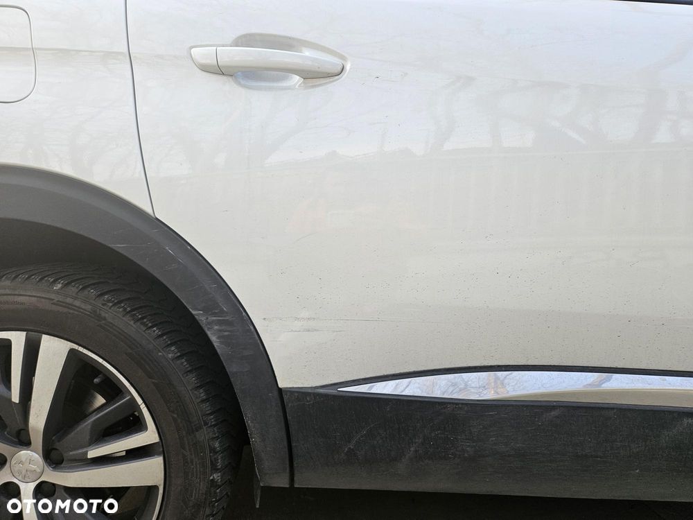 Peugeot 5008 2.0 BlueHDi Allure S&S EAT8 - 29