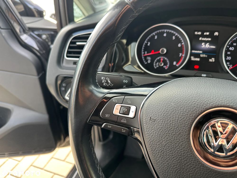 Volkswagen Golf - 10