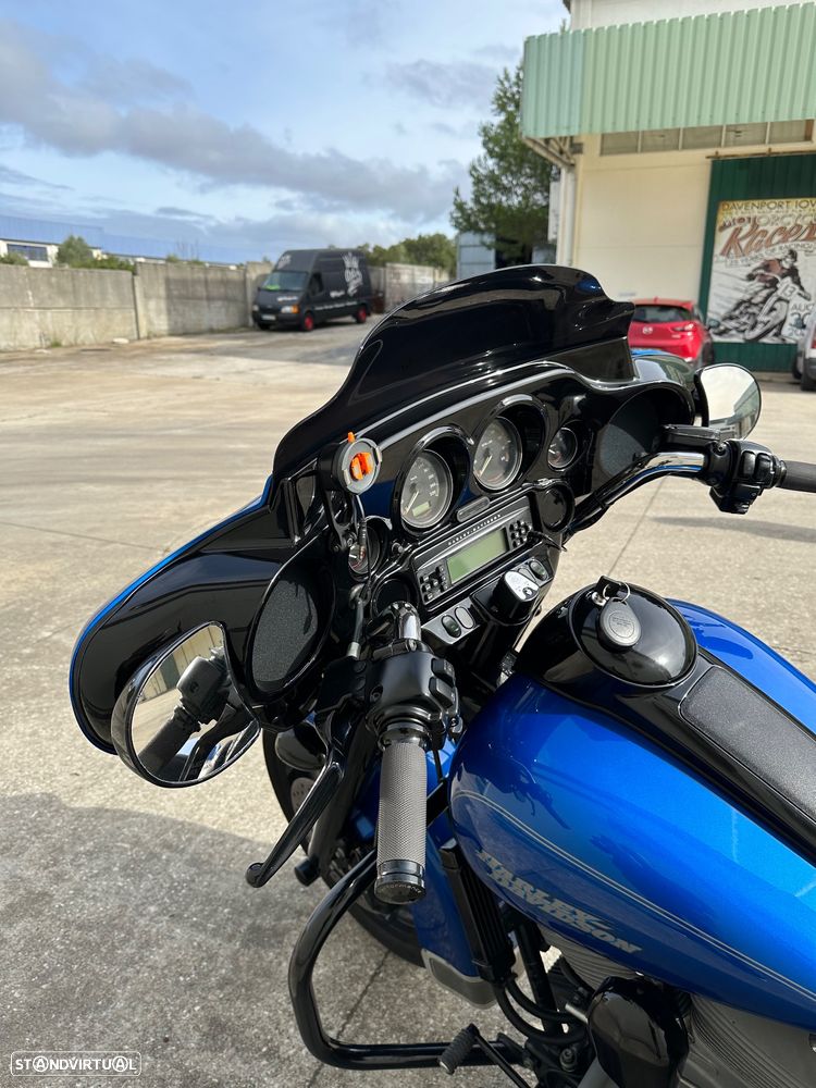 Harley-Davidson FLHT - 10