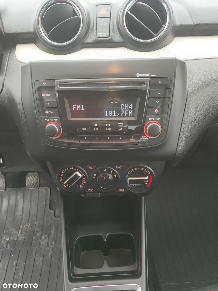 Suzuki Swift 1.2 Premium Plus - 8