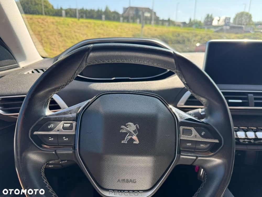 Peugeot 3008 - 8