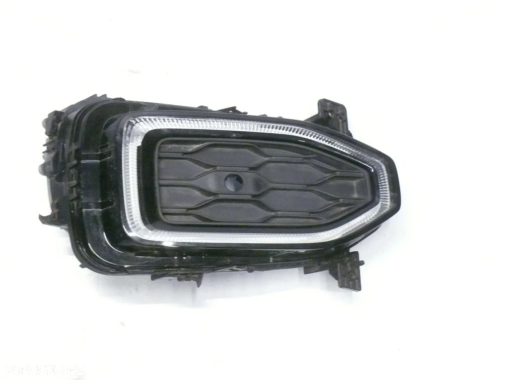 VW T-ROC LED DRL PRAWY 2GA941056F - 1