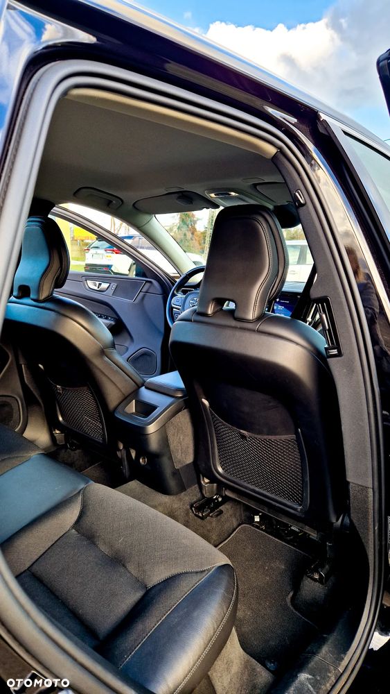 Volvo XC 60 D4 Geartronic Momentum Pro - 17