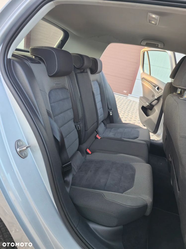 Volkswagen Golf - 21