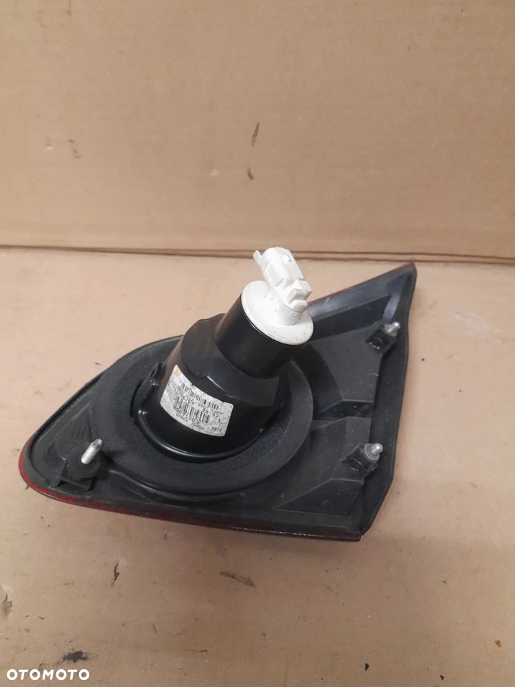 LAMPA LEWY TYŁ NISSAN QASHQAI J10 - 2