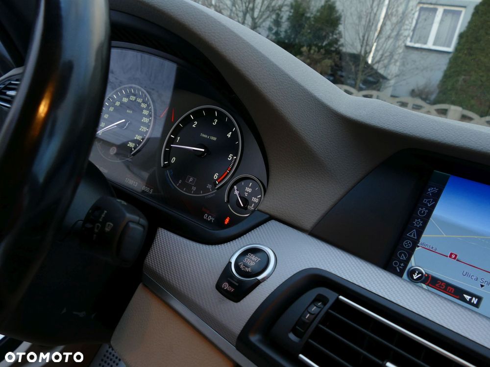 BMW Seria 5 535d xDrive Sport-Aut Luxury Line - 26