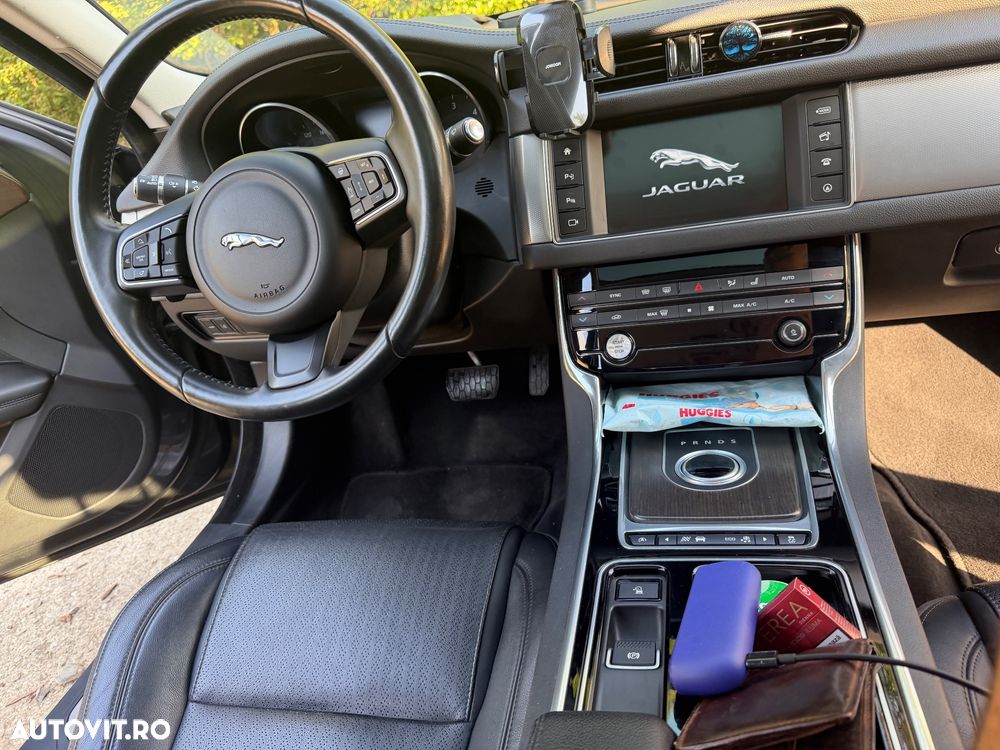 Jaguar XF 20d Aut. Prestige - 11