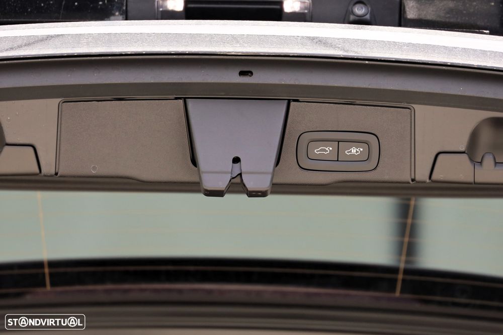 Volvo XC 60 2.0 T6 PHEV Plus Dark AWD - 7