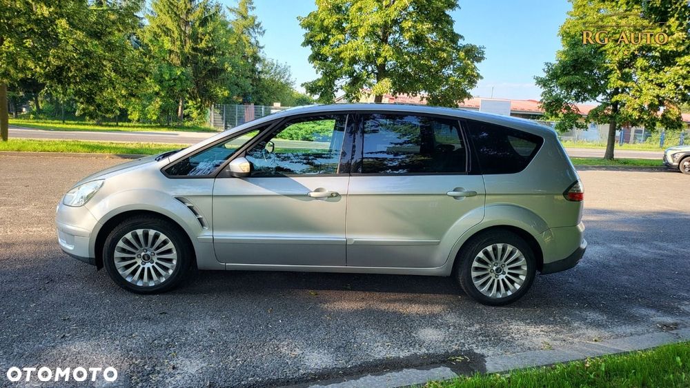 Ford S-Max - 11