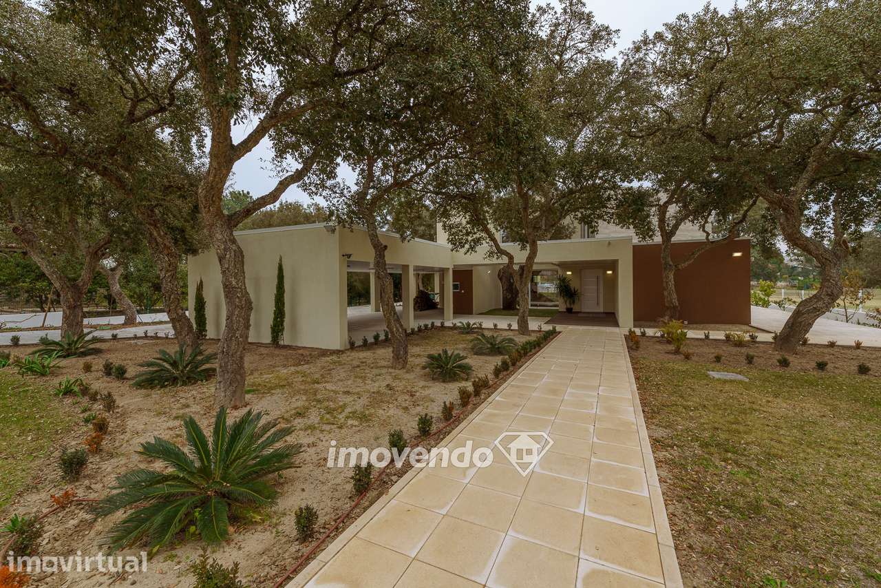 Moradia de luxo T5 com piscina, no Condomínio Golfe do Montado - Grande imagem: 2/60