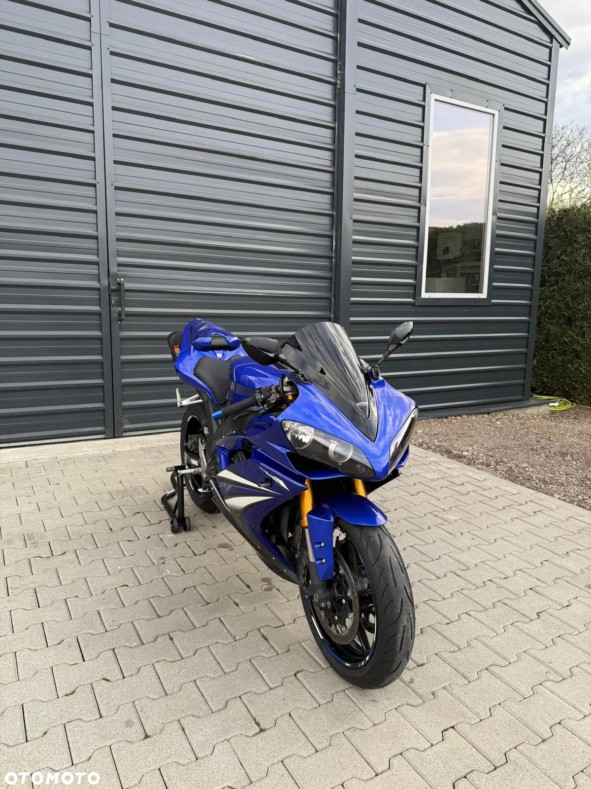 Yamaha R1 - 3