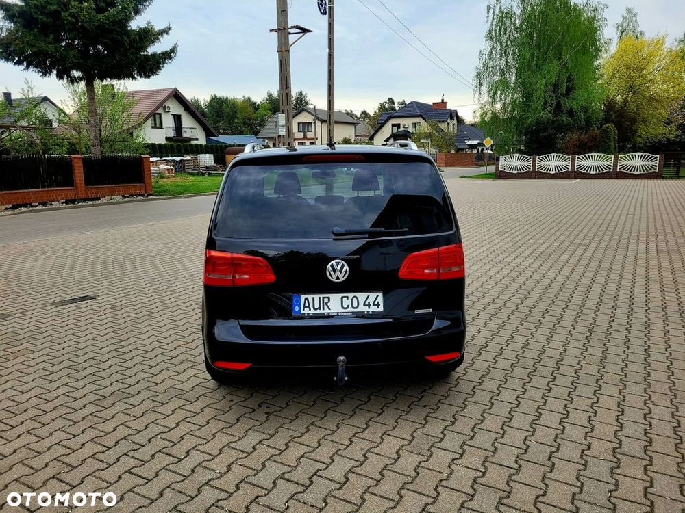 Volkswagen Touran 1.6 TDI DPF BlueMotion Technology DSG Highline - 10