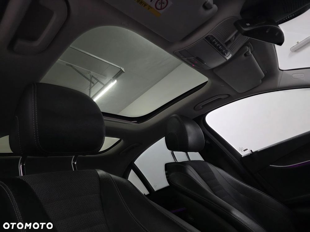 Mercedes-Benz Klasa E 300 4Matic 9G-TRONIC AMG Line - 28