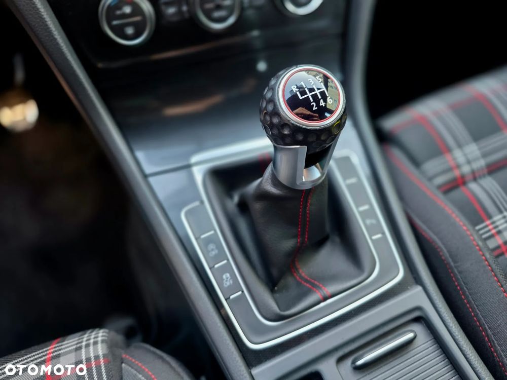 Volkswagen Golf 2.0 TSI BMT GTI - 34