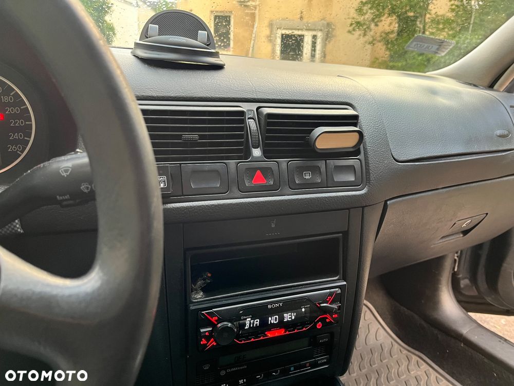 Volkswagen Golf - 19