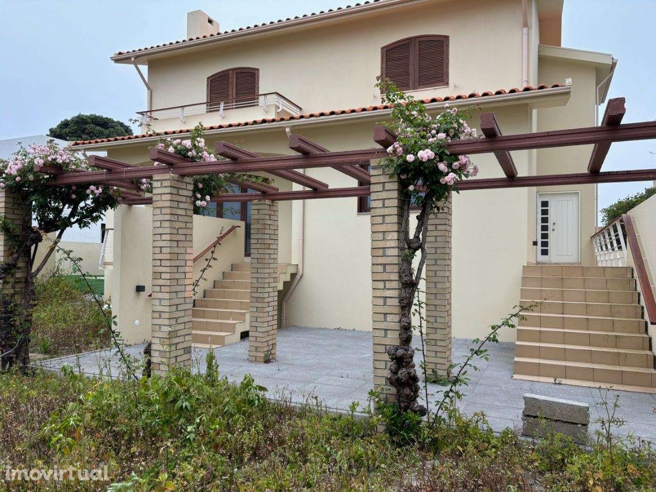 Magnífica Moradia 4 frentes/2 suites/garagem 4 carros/a 350m da praia - Grande imagem: 2/20