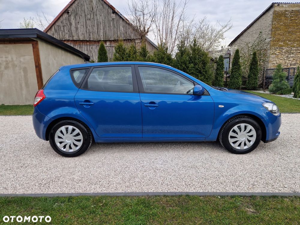 Kia Ceed 1.4 CVVT Dream-Team Edition - 6
