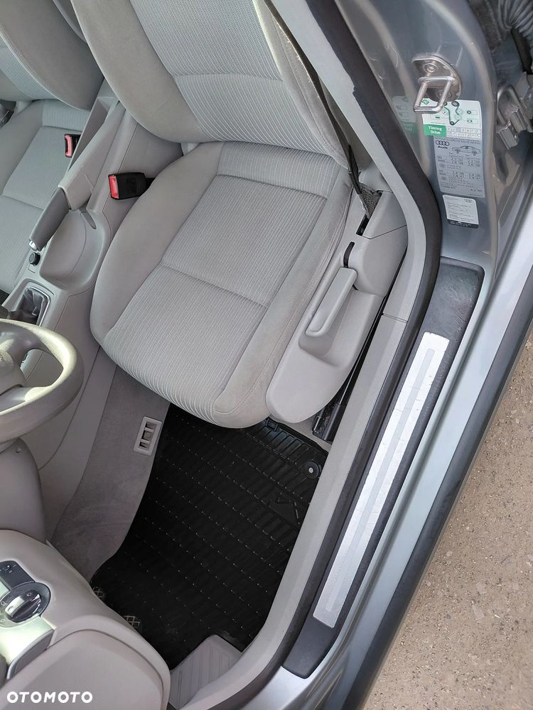 Audi A4 Limousine - 17