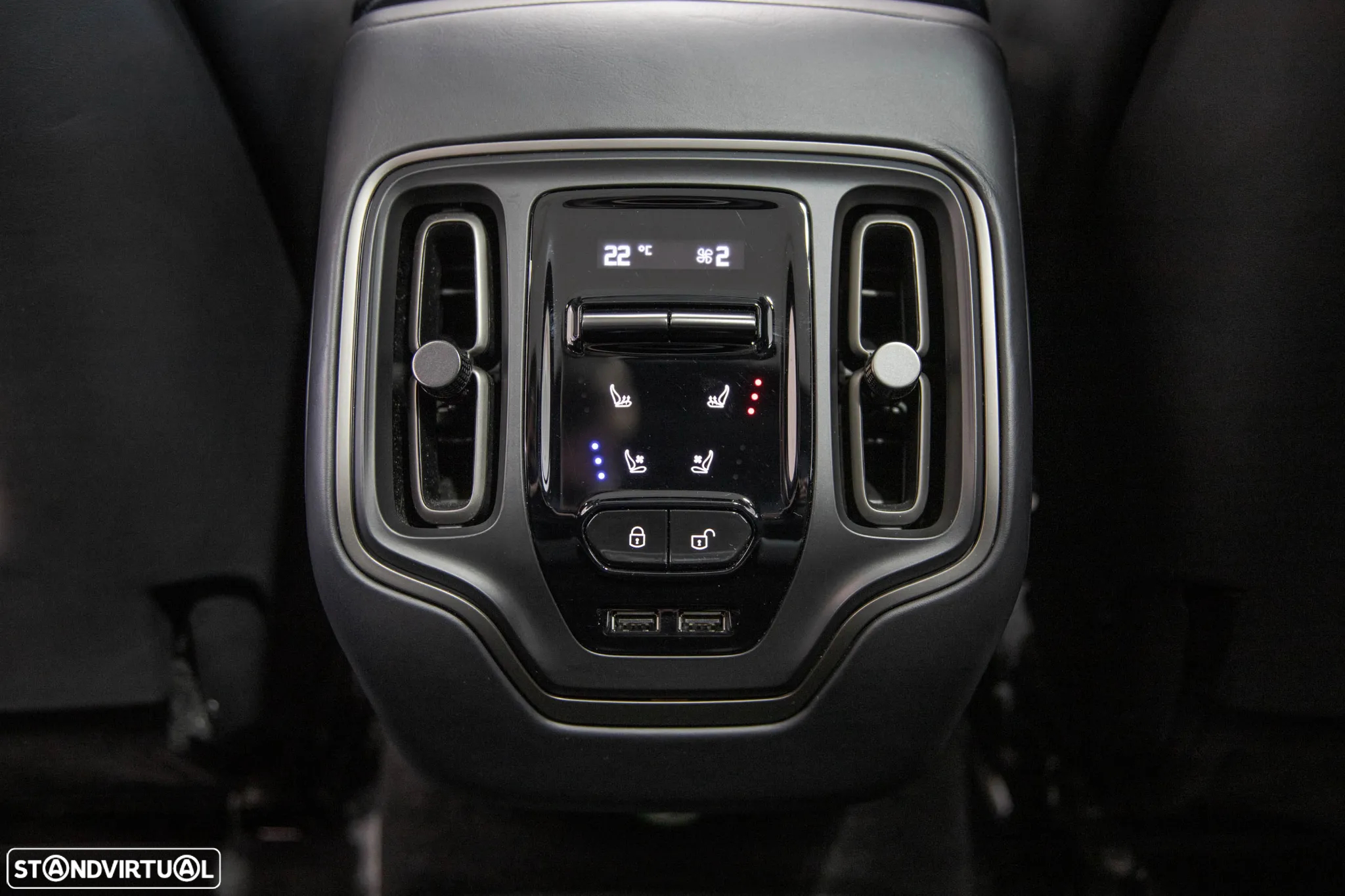 Aston Martin DBX Standard - 27