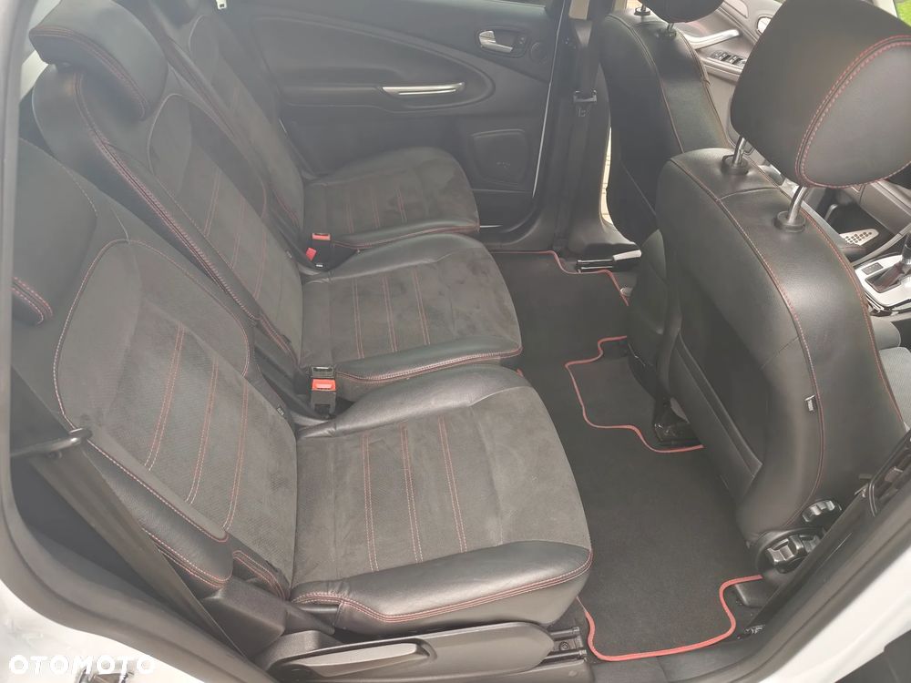 Ford S-Max 2.0 TDCi DPF Titanium X - 19