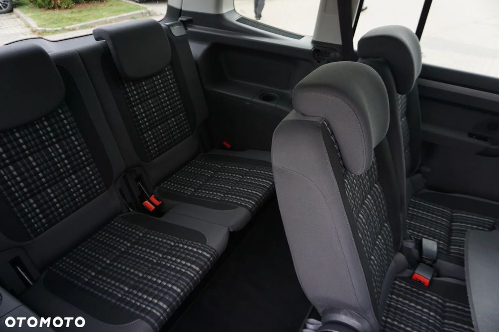 Volkswagen Touran 2.0 TDI DPF Cross - 27