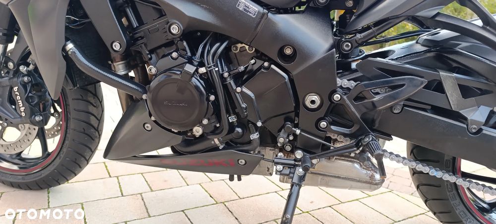 Suzuki GSX 1000 - 36