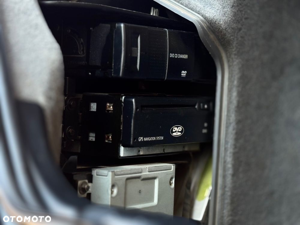 BMW Seria 7 750i L - 34