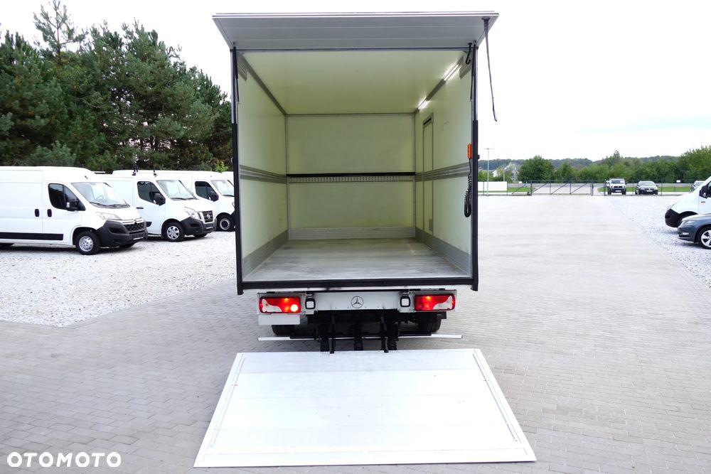 Mercedes-Benz Sprinter 3.0 Bluetec Automat 319  Kontener + Winda 750 kg. - 30