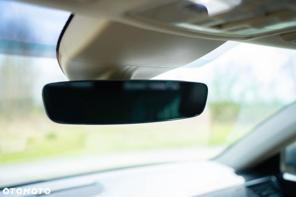 Skoda Superb 2.0 TDI L&K DSG - 31