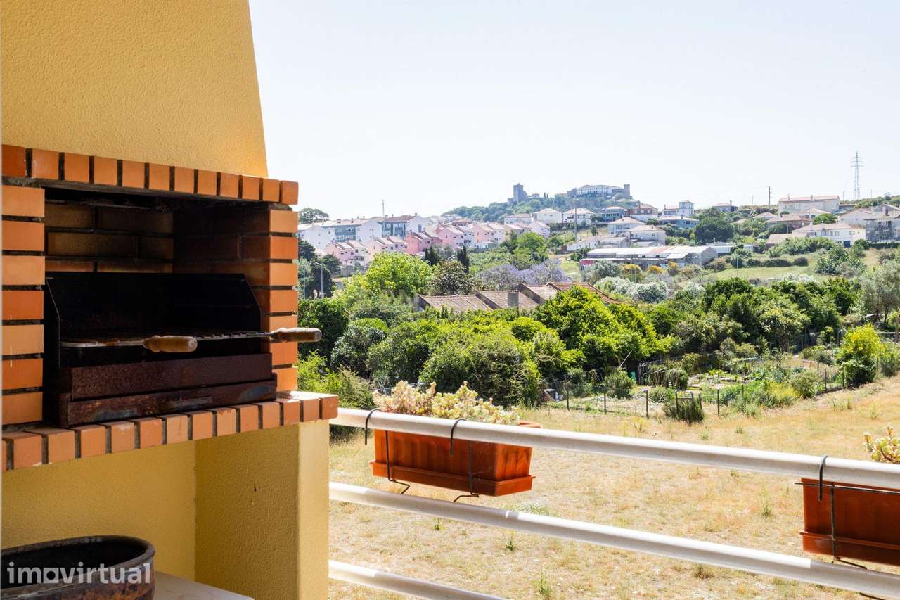 Luz natural. Vista Castelo. Oportunidade única, T3 com varanda. - Grande imagem: 2/24