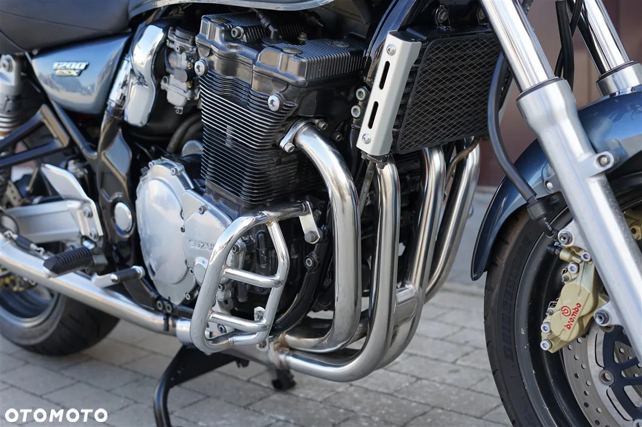 Suzuki GSX - 13