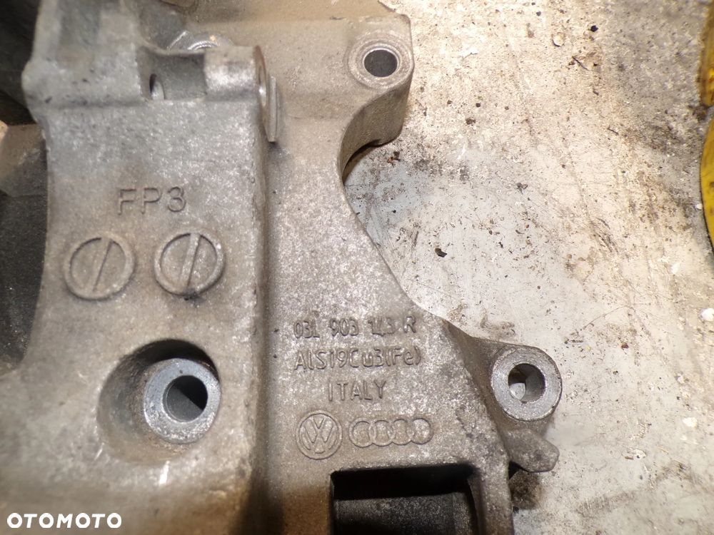 łapa Alternatora Audi A6 A4 Q5 2.0 TDI 03L903143R - 2