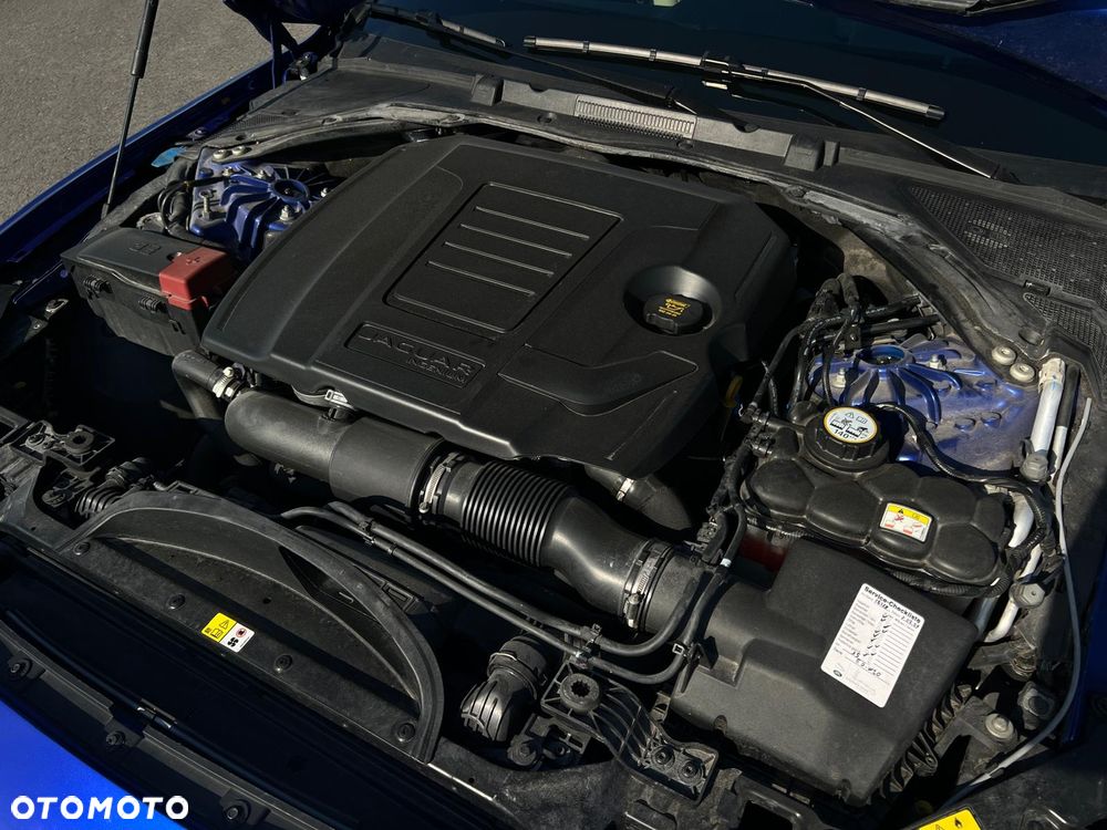 Jaguar XE 2.0 T Prestige - 15