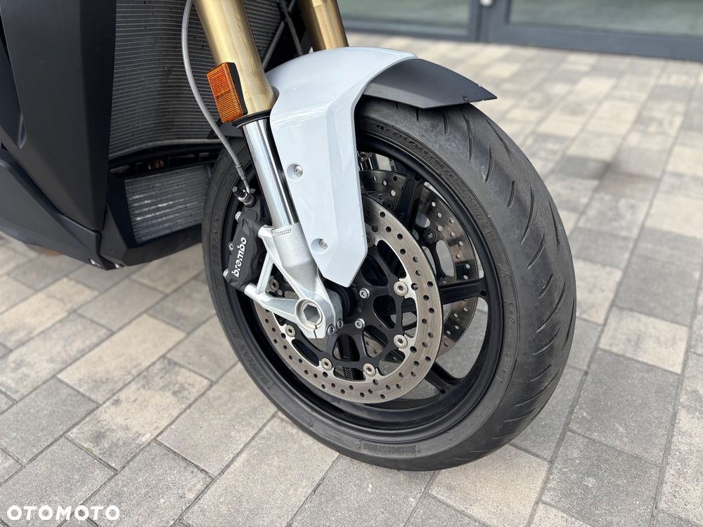 BMW XR - 8