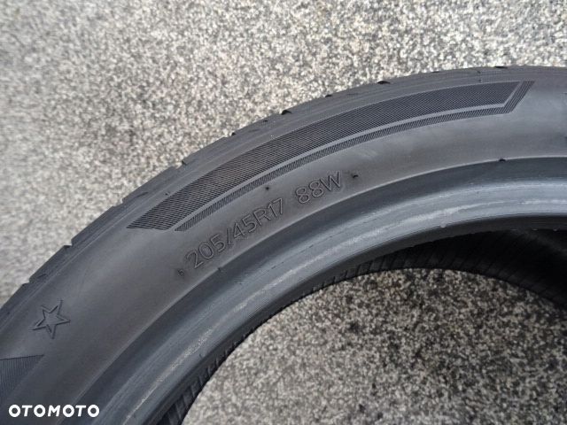 205/45/R17 88W HANKOOK VENTUS S1 EVO 3 - 6