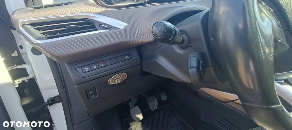 Peugeot 2008 e-HDi FAP 92 STOP & START Allure - 34