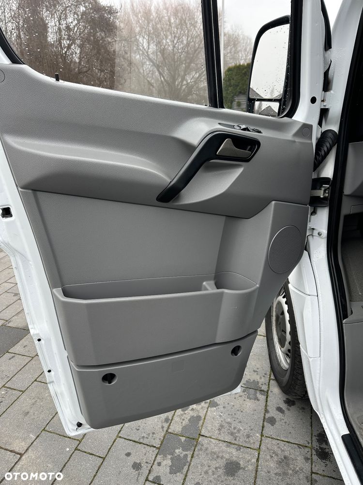 Mercedes-Benz Sprinter - 13