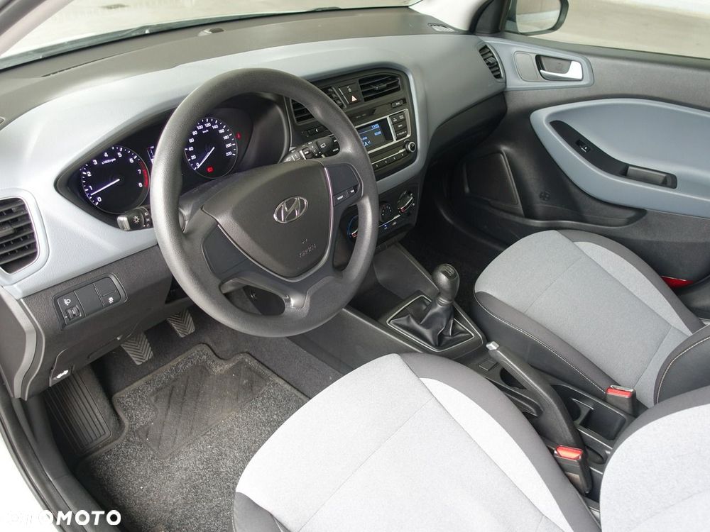 Hyundai i20 - 12