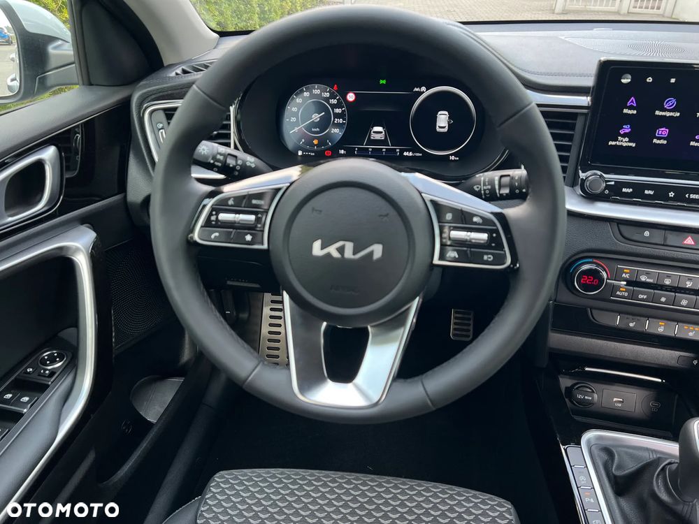 Kia Ceed - 24