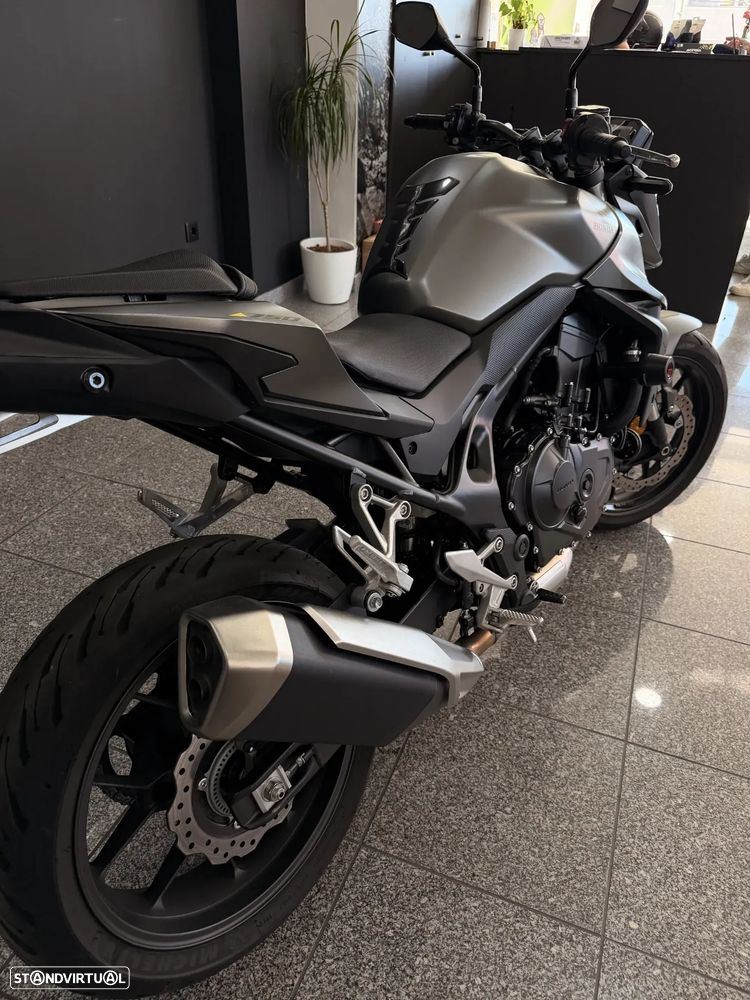 Honda Hornet - 4