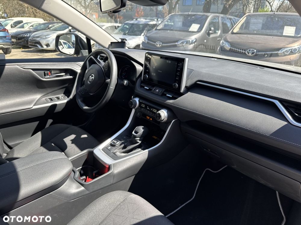 Toyota RAV4 - 9