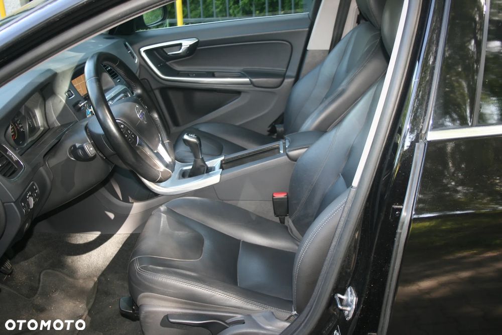 Volvo V60 D3 Drive-E Dynamic Edition (Momentum) - 39