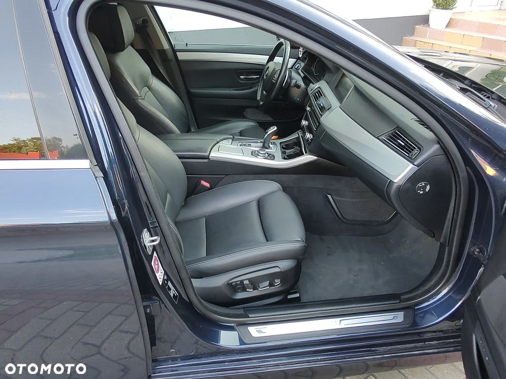 BMW Seria 5 535d Sport-Aut Modern Line - 14