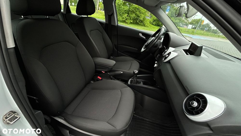 Audi A1 Sportback 1.2 TFSI S line Sportpaket - 32