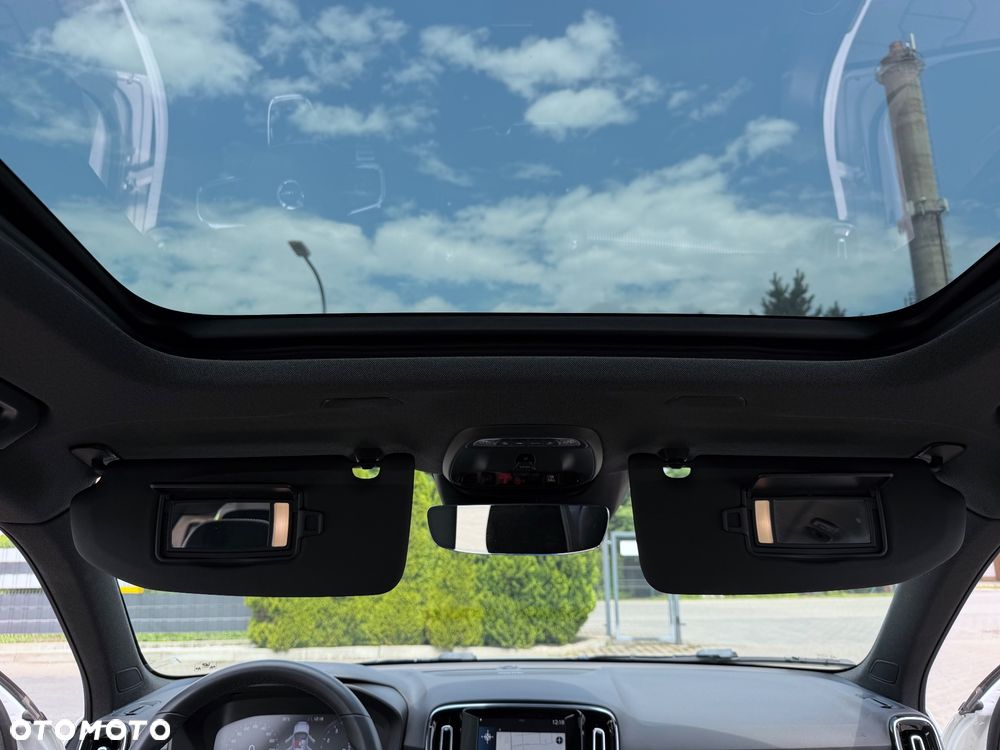 Volvo XC 40 B4 B AWD DKG RDesign - 33