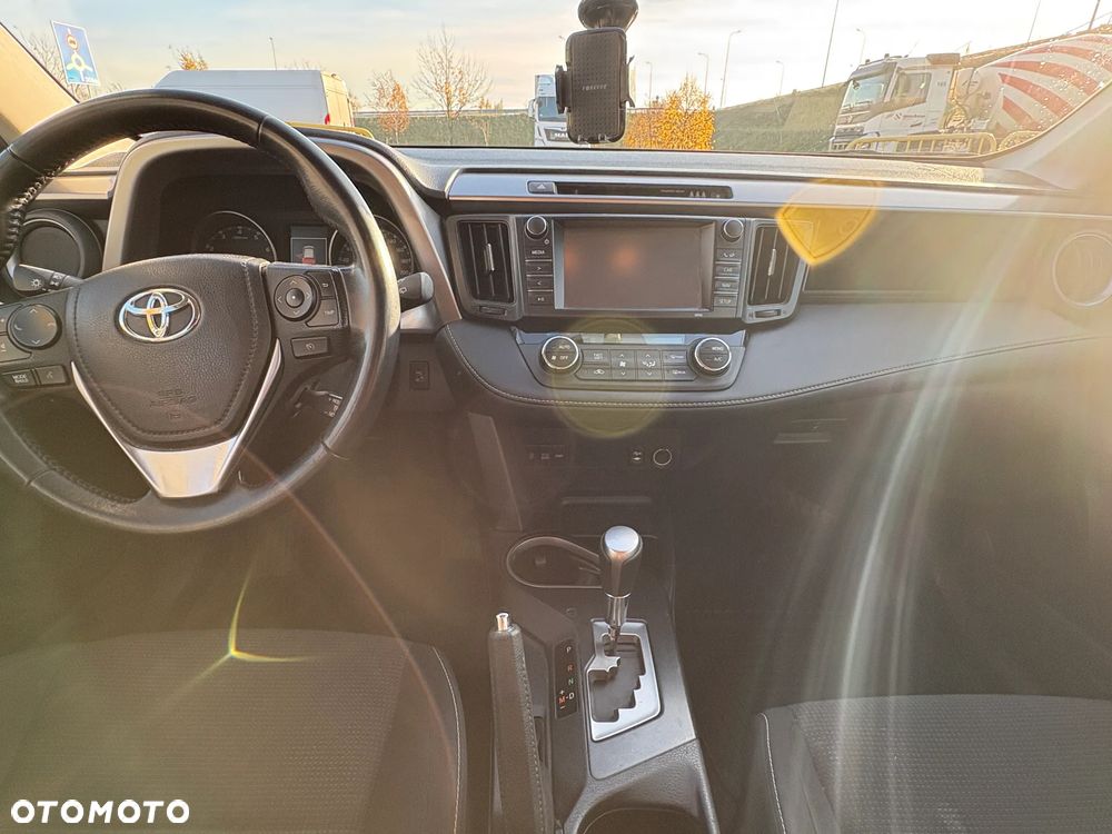 Toyota RAV4 - 10