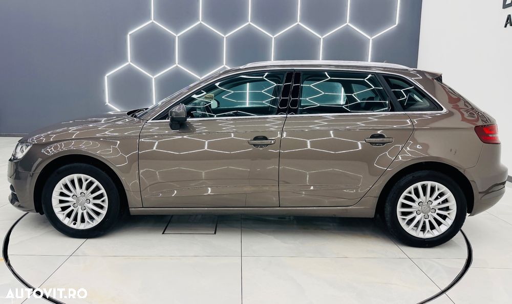 Audi A3 1.6 TDI Sportback Attraction - 32