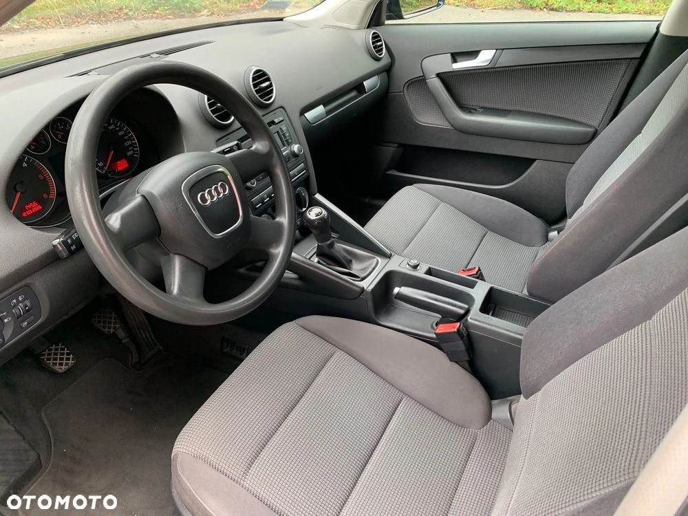 Audi A3 Sportback 1.9 TDI Ambiente - 10