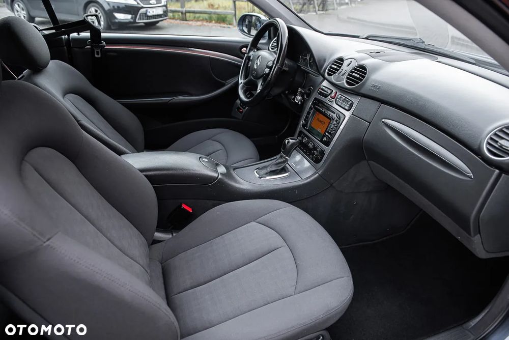 Mercedes-Benz CLK - 24